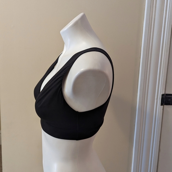 Victoria Secret black deep v unpadded bra size small - Picture 2 of 8